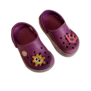 Crocs Little Girls Closed-toe Shoe Size 8-9 Purple Sandals Summer Beach